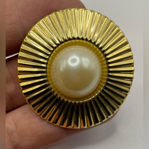 3 for $30 Vintage Gold Tone Scarf Ring with Faux Cabochon Pearl Center - Picture 7 of 8